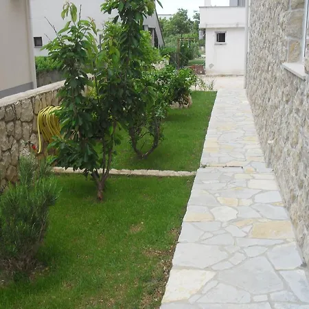 Apartments Jurjevic Novalja Exterior photo